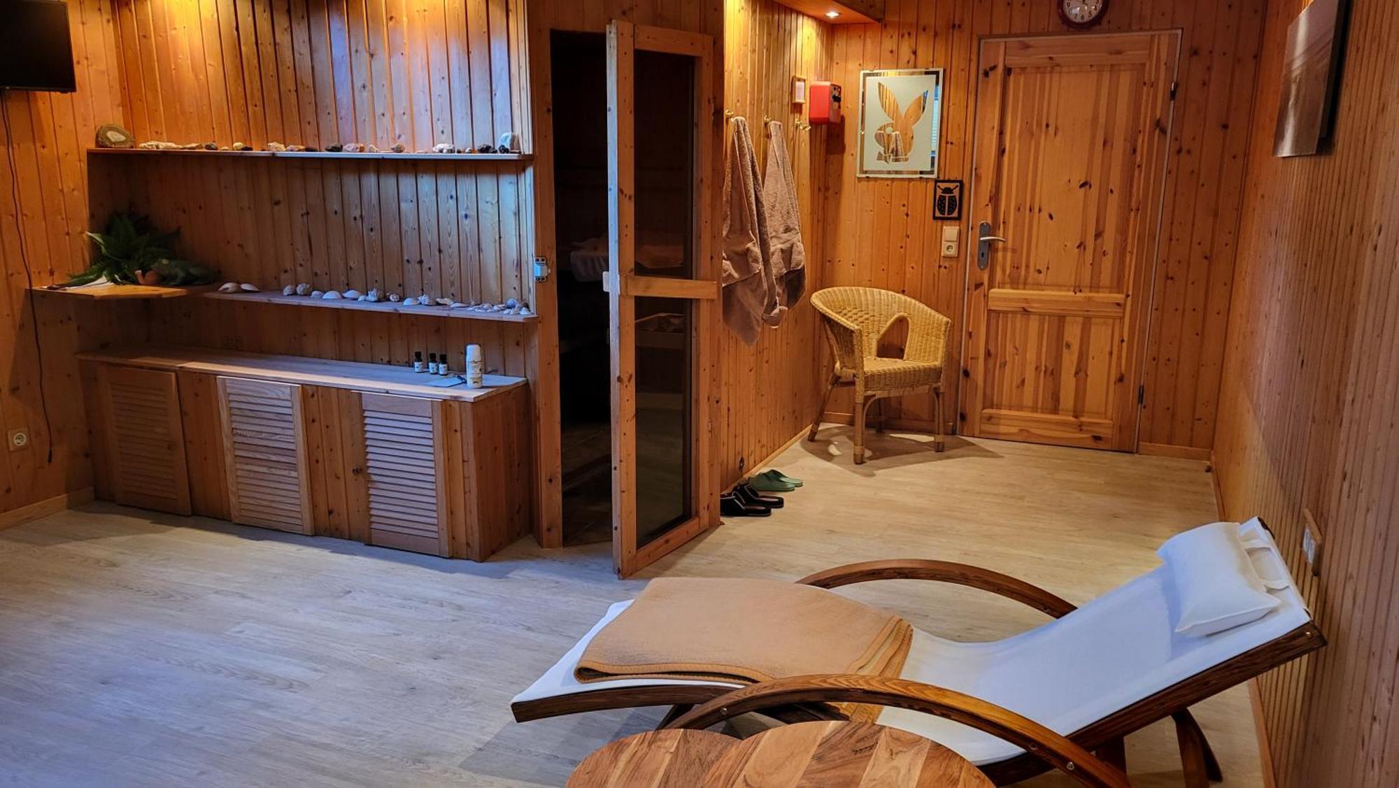 Zwei Ferienwohnungen Ankerpatz 70 Qm Mit Loggia & Puppenstube 50 Qm Mit Gartenterrasse In Hagenburg Naehe Steinhuder Meer Екстер'єр фото