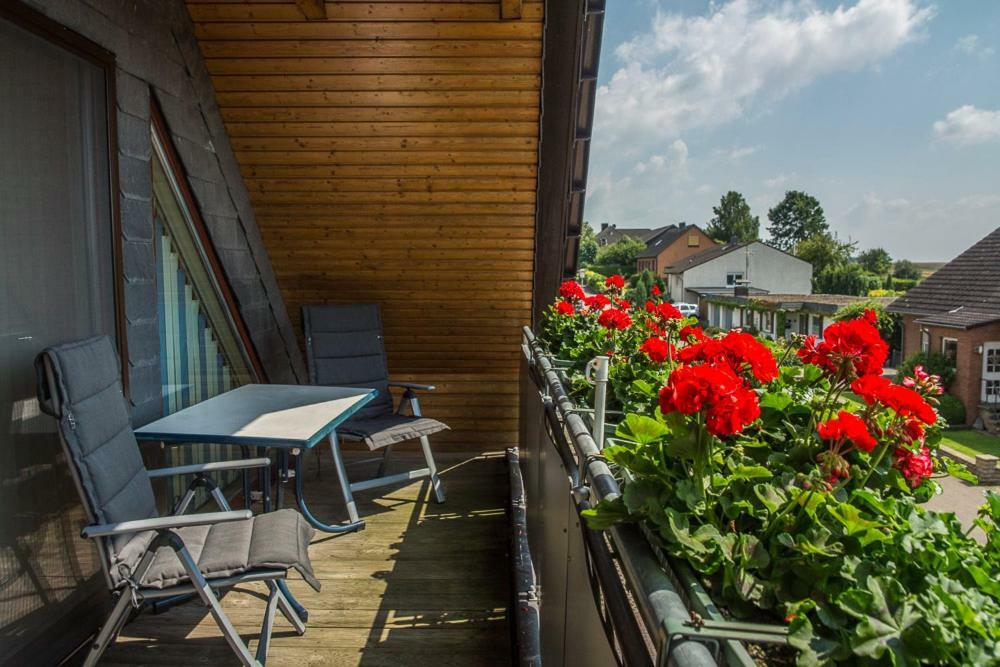 Zwei Ferienwohnungen Ankerpatz 70 Qm Mit Loggia & Puppenstube 50 Qm Mit Gartenterrasse In Hagenburg Naehe Steinhuder Meer Екстер'єр фото