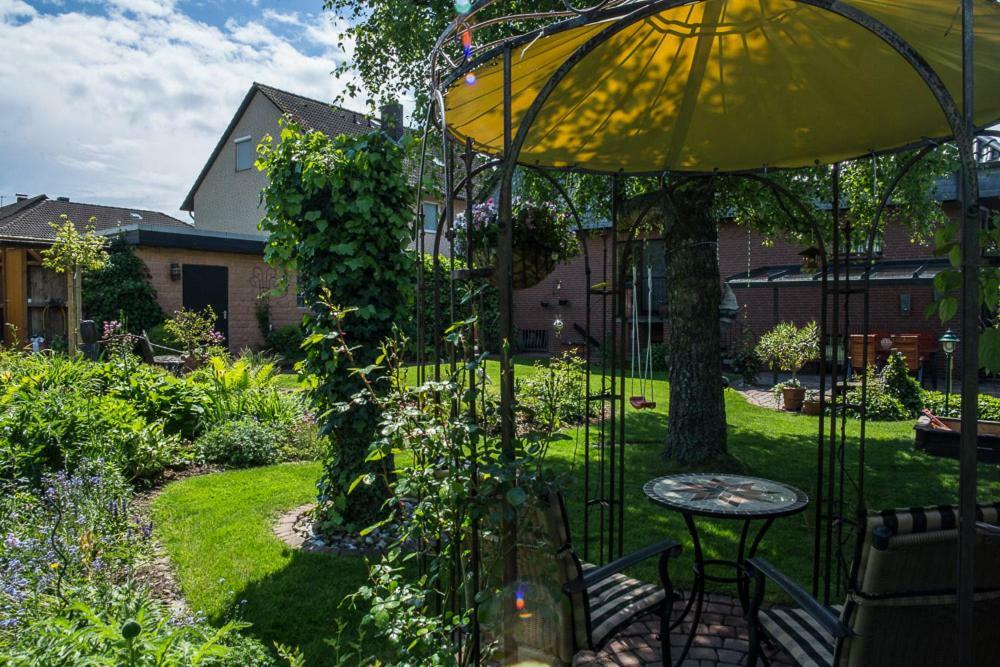 Zwei Ferienwohnungen Ankerpatz 70 Qm Mit Loggia & Puppenstube 50 Qm Mit Gartenterrasse In Hagenburg Naehe Steinhuder Meer Екстер'єр фото